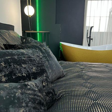 Apartament Premium Ze Zlota Wanna W Sypialni Widok Na Morze Dyskretny Taras Z Lozkiem - Baltyckie Sarbinowo 18 Екстериор снимка