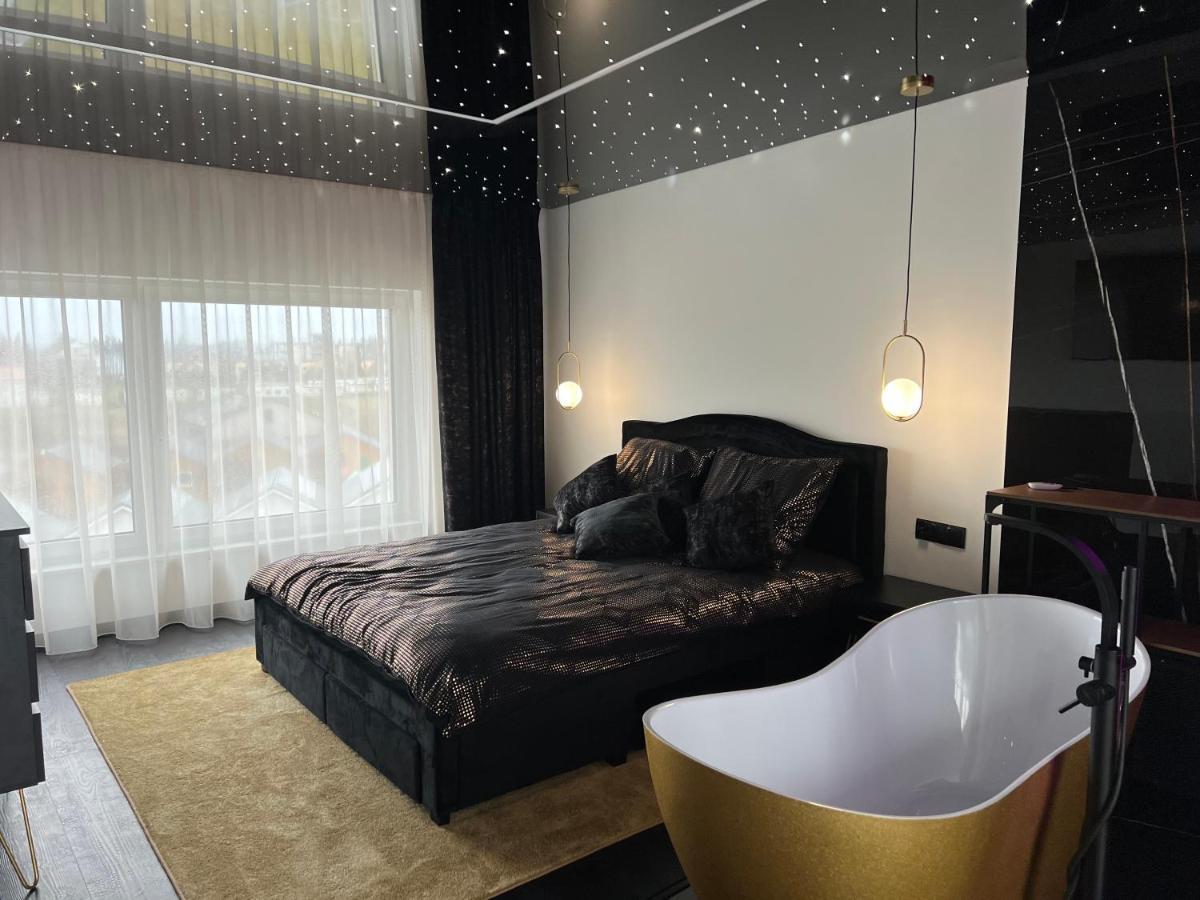 Apartament Premium Ze Zlota Wanna W Sypialni Widok Na Morze Dyskretny Taras Z Lozkiem - Baltyckie Sarbinowo 18 Екстериор снимка