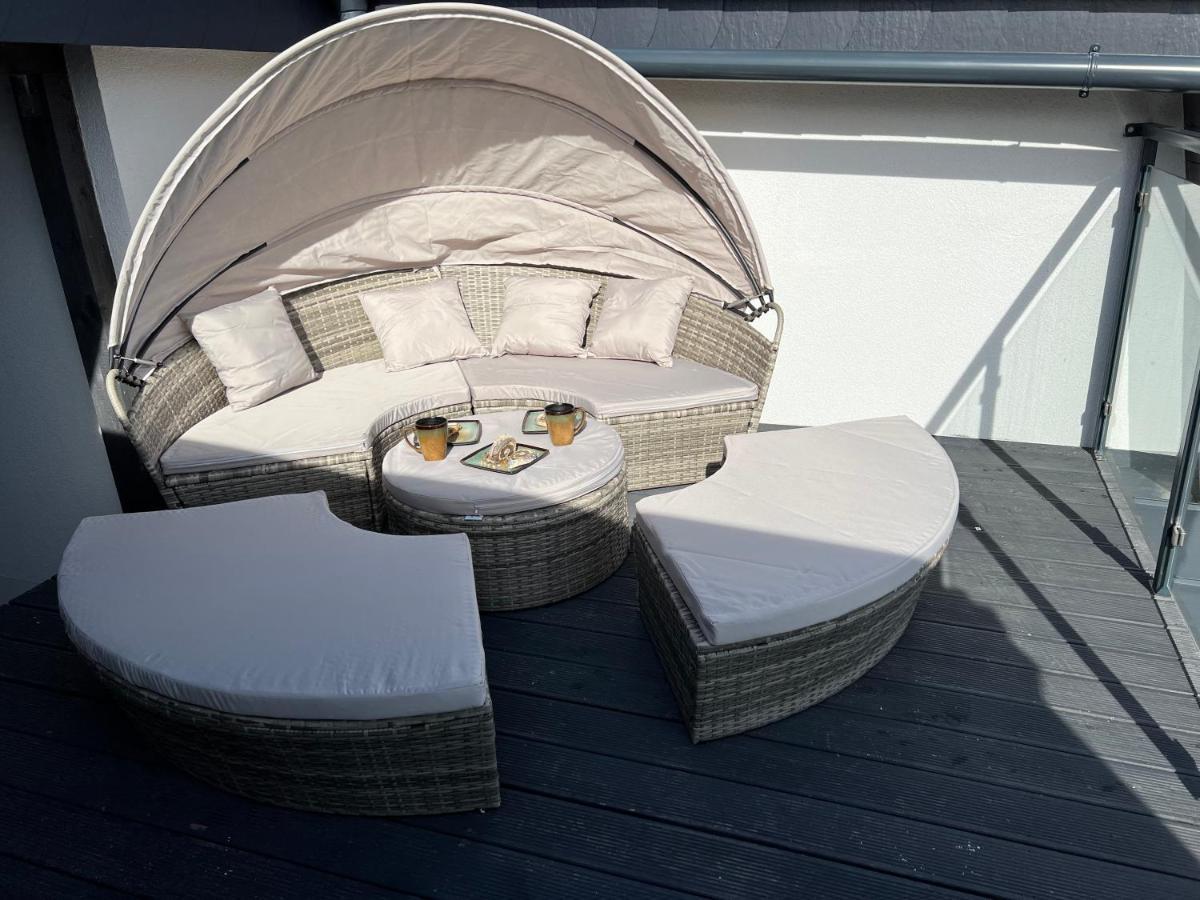 Apartament Premium Ze Zlota Wanna W Sypialni Widok Na Morze Dyskretny Taras Z Lozkiem - Baltyckie Sarbinowo 18 Екстериор снимка